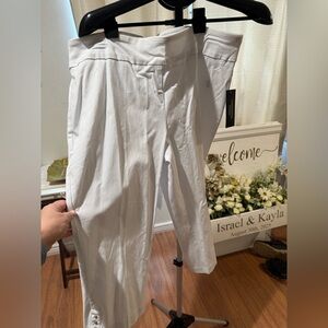 NWT Women's White Capris